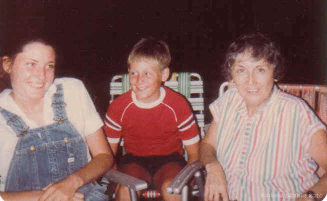 Sue, steven, aunt marg aug 83