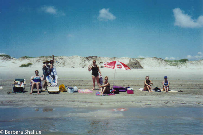 Conni, mk, nancy, rachel, jacque, marla, tamara on the beach
